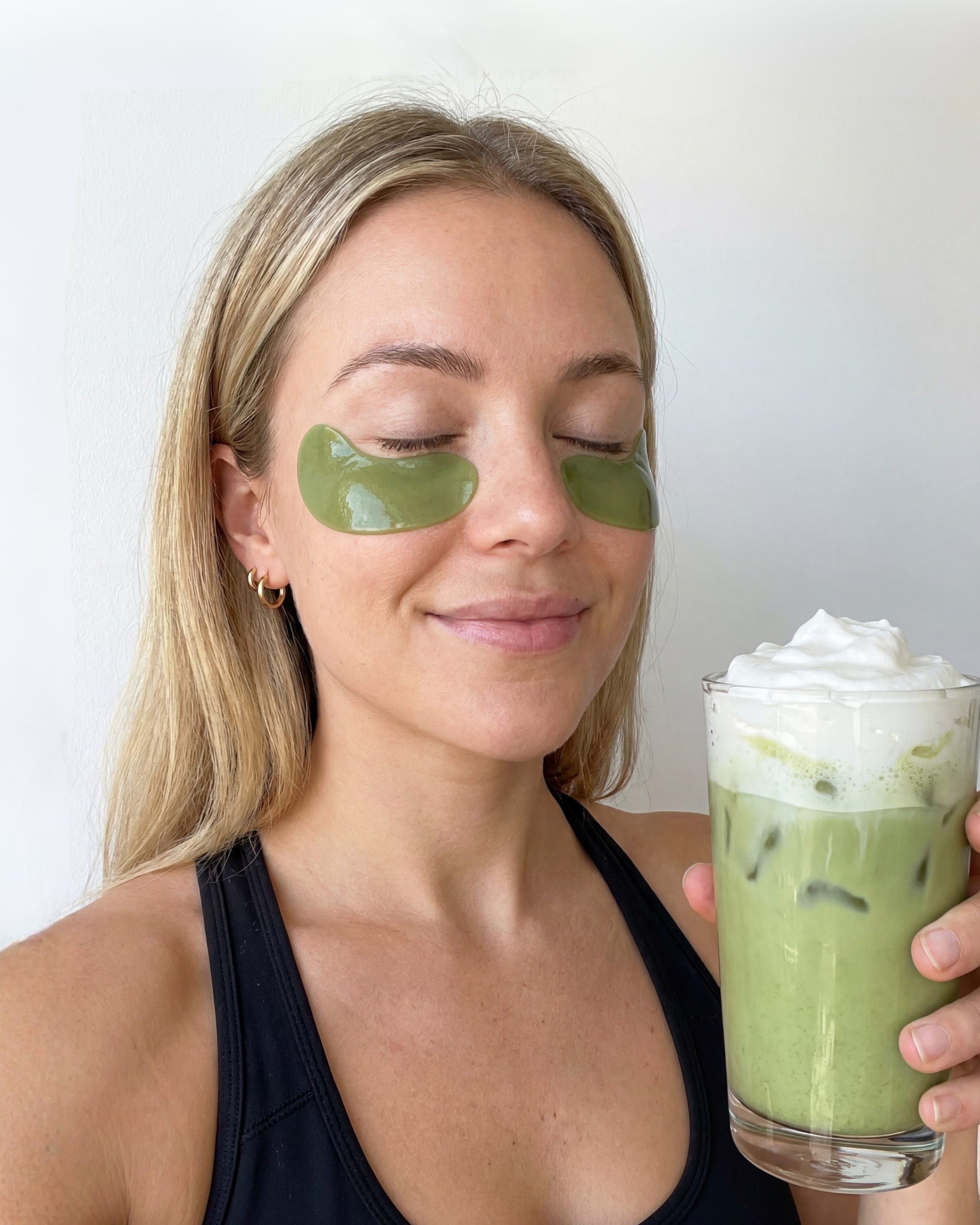 Der Sommer ist da – und die Iced Matcha Season ist offiziell eröffnet! ☀️
Wir haben unser 3K Matcha Latte Pulver geschnappt und 5 einfache, 100% vegane Kreationen für euch gemixt. 🧋
 
Damit der Nachschub gesichert ist, spart ihr mit dem Code „3K20“ ab sofort 20% auf alle 3K Proteinpulver! Aber wartet nicht zu lang: Die Aktion endet am Sonntag, den 31.05. um 23:59 Uhr!
 
Welcher Drink wird euer Sommer-Favorit? ⛱️
 
#NutriPlus#VeganProtein#MatchaLatte#IcedMatcha#SummerDrinks