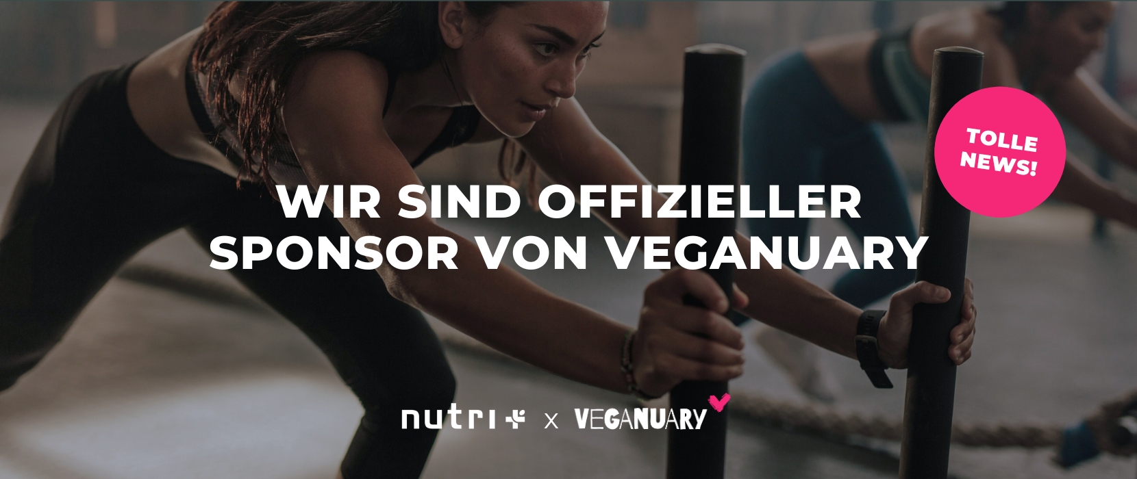 Frau beim Training, die das Sponsoring von Veganuary durch Nutri+ bekannt gibt.