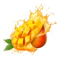 Mango-Splash mit saftigen, geschnittenen Mangostücken und einer reifen Mango, umgeben von spritzigem Wasser.